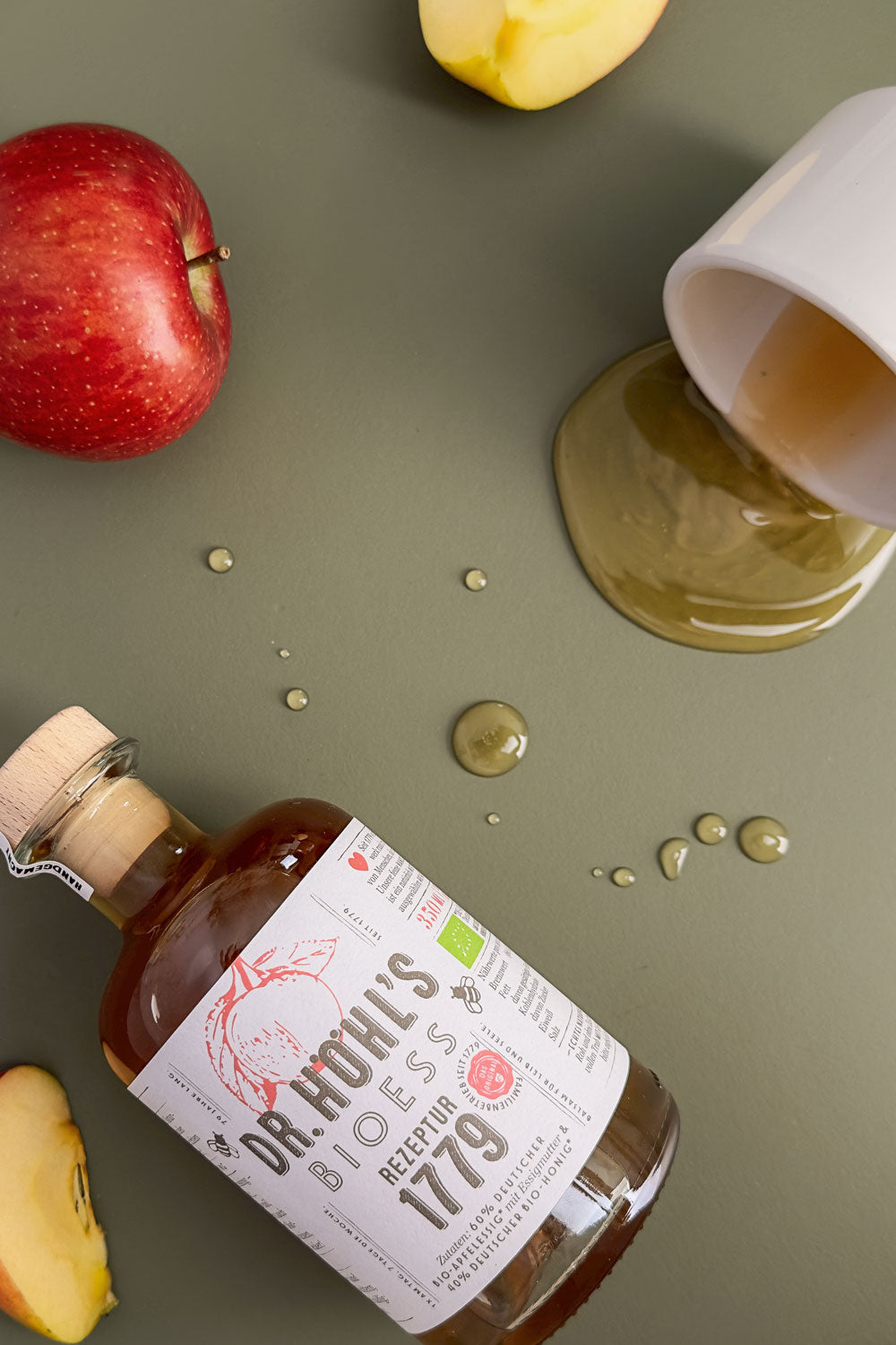 Rezeptur 1779 ist aus Bioland Honig und frischen Streuobstwiesenäpfeln aus Deutschland