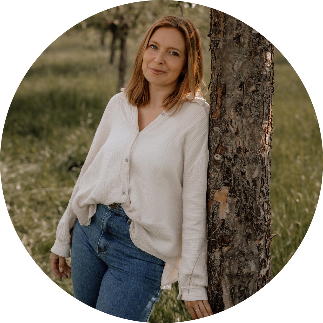 christina auf der streuobstwiese