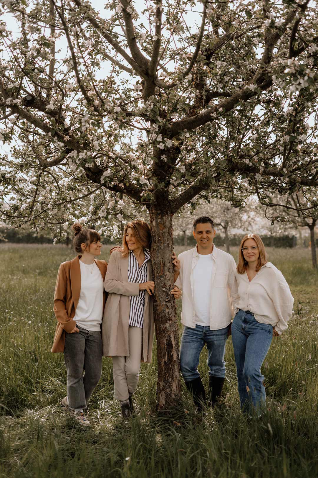 familie dr. hoehls auf der streuobstwiese