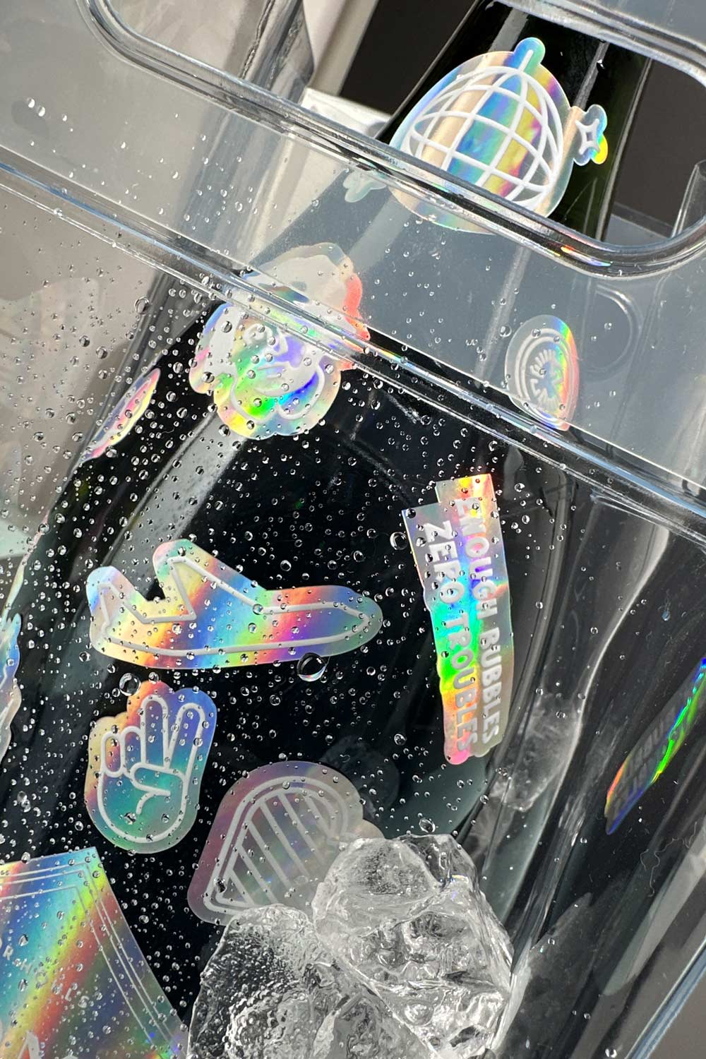 Magnum Sekt Limited Edition Sticker mit Eiswürfeln