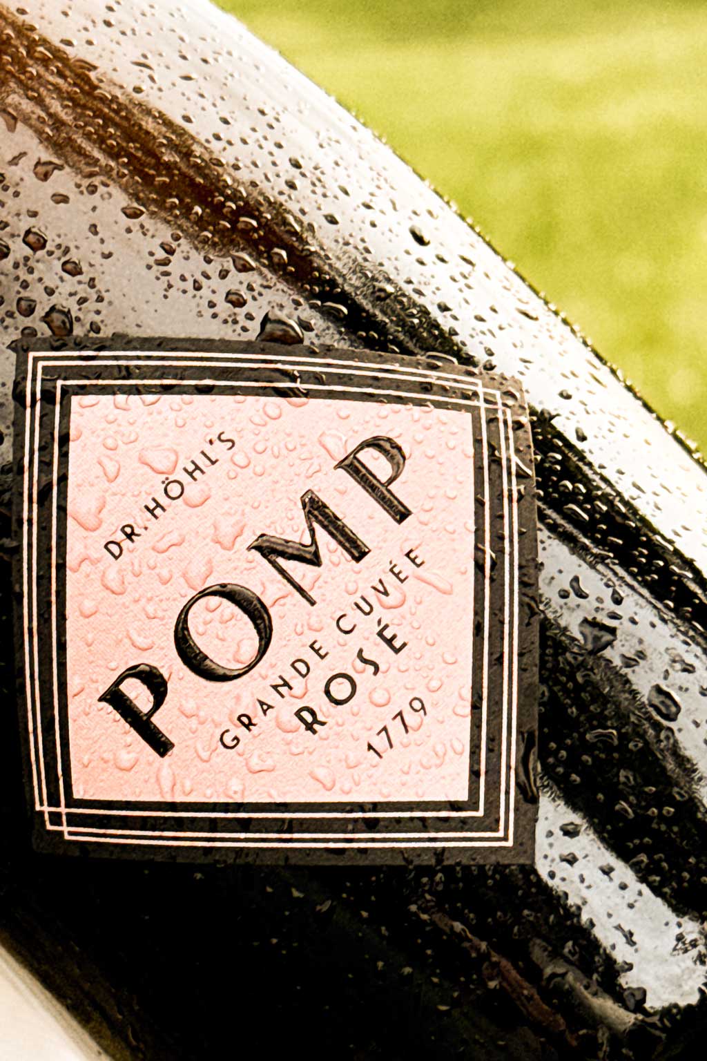detail etikettendesign raute mit veredlung pomp rose sekt