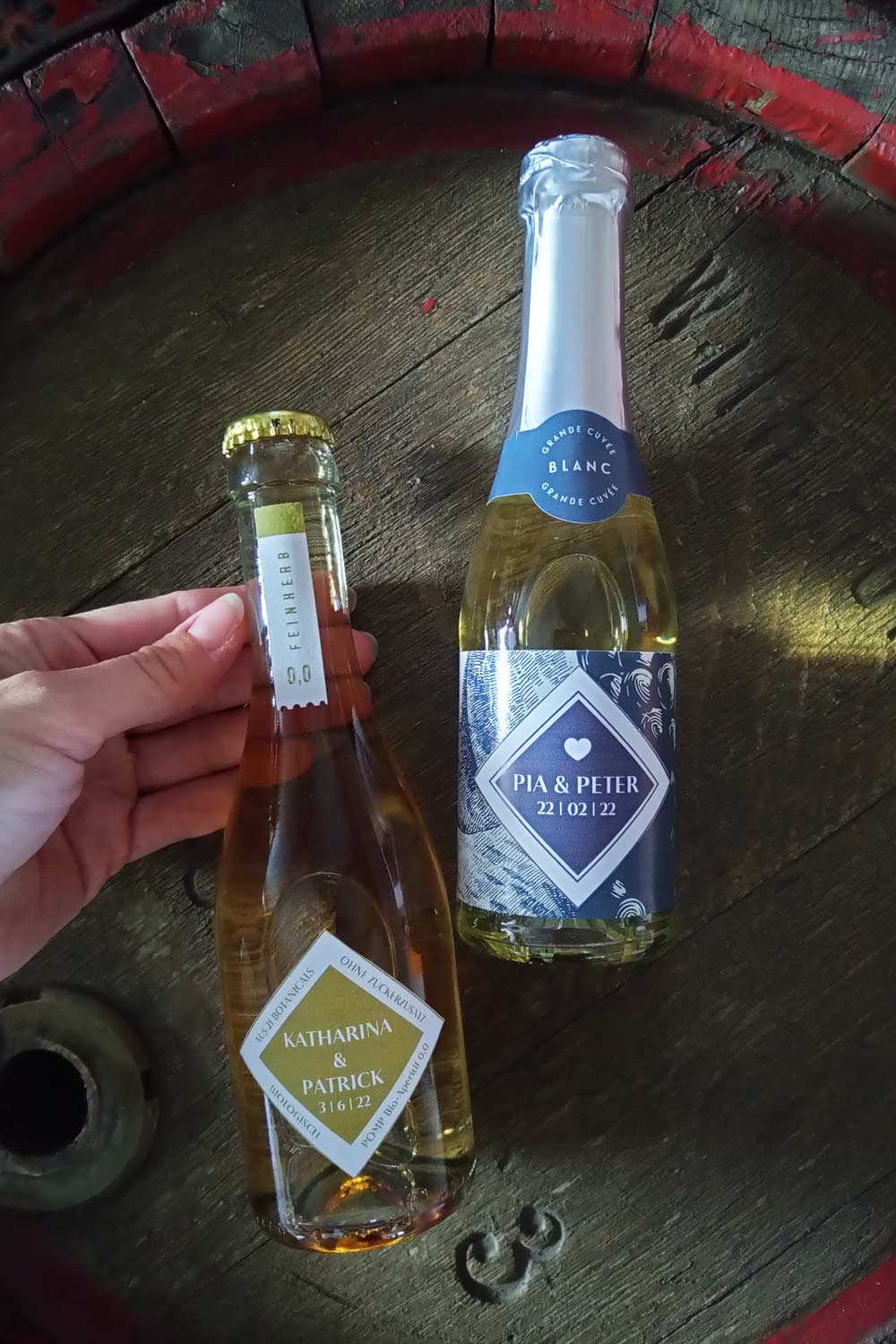 gastgeschenk hochzeit beispiel piccolo sekt mit individuellem etikett