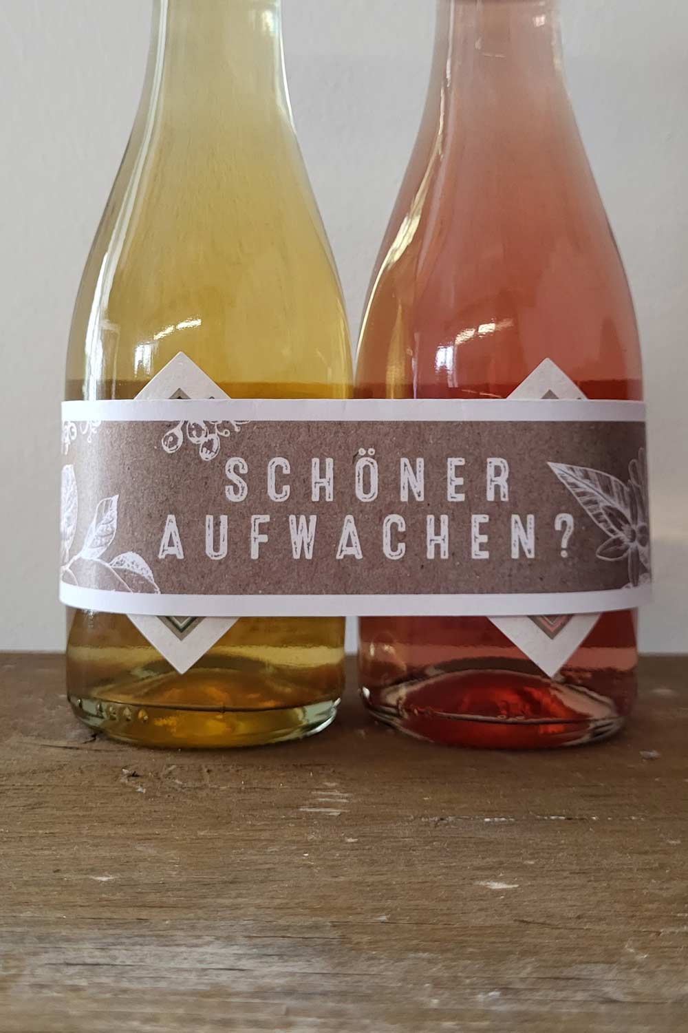 gastgeschenk beispiel alkoholfreier piccolo sekt mit individueller banderole